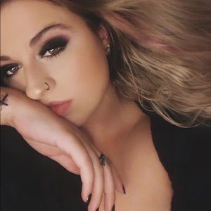 Meet your Posher, Jillian